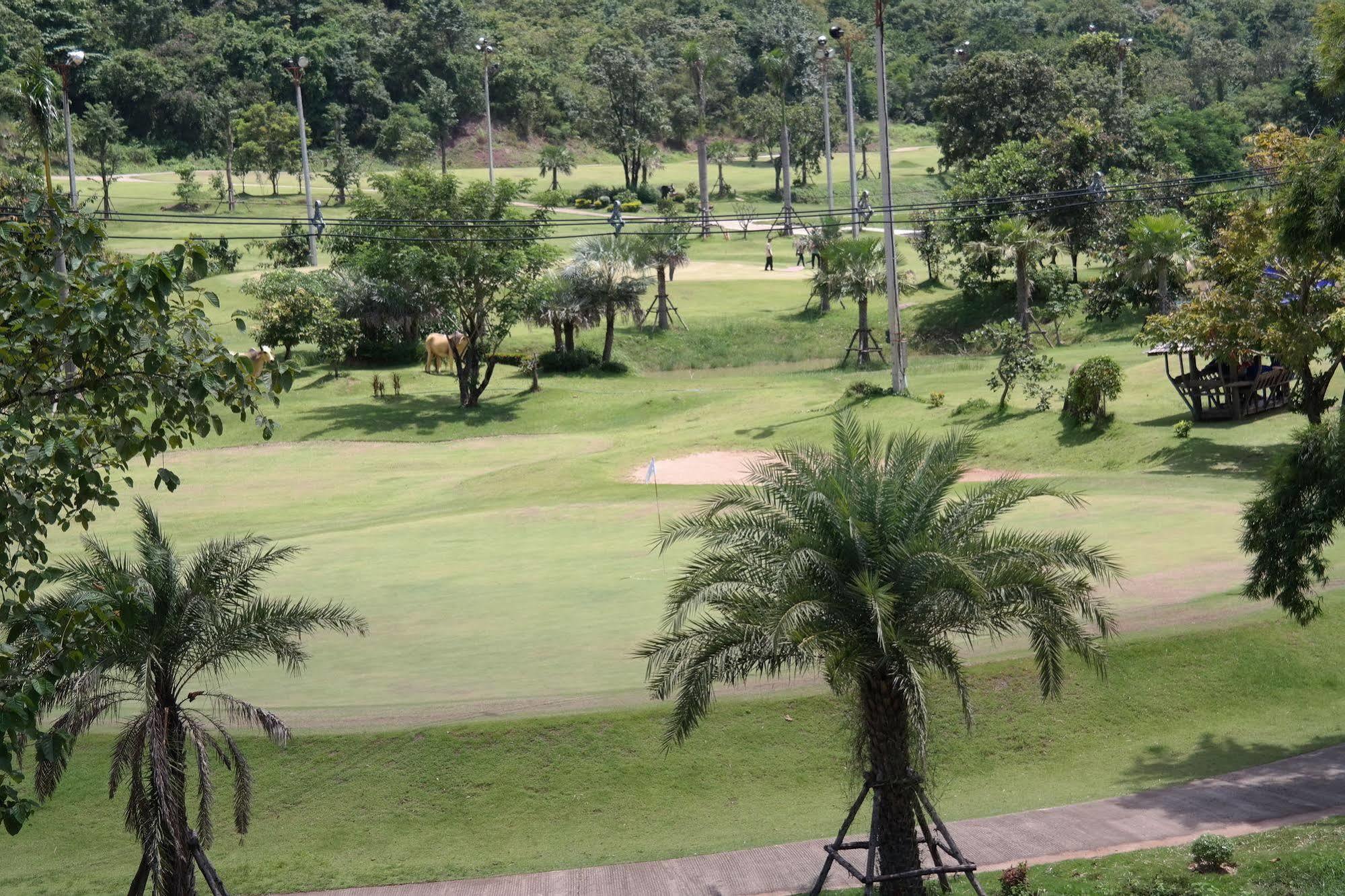 PhuBachiang Golf&Resort Pakse Exterior foto